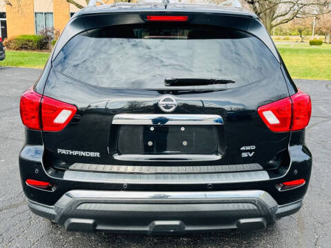 2017 Nissan Pathfinder SV