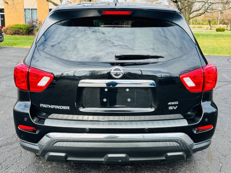 2017 Nissan Pathfinder SV