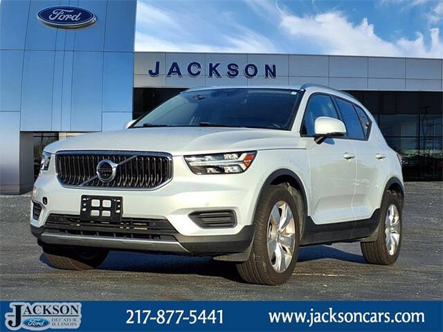 2020 Volvo XC40 T5 Momentum