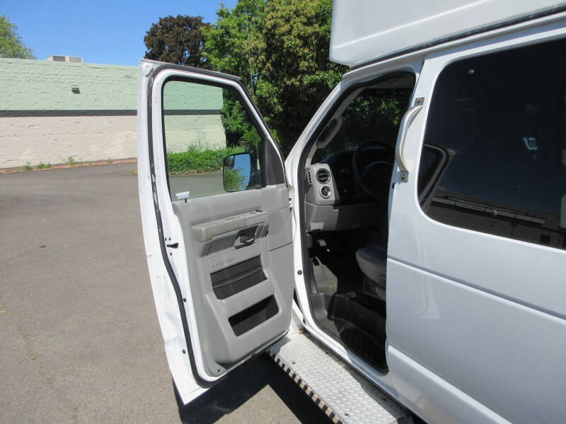 2014 Ford E-Series