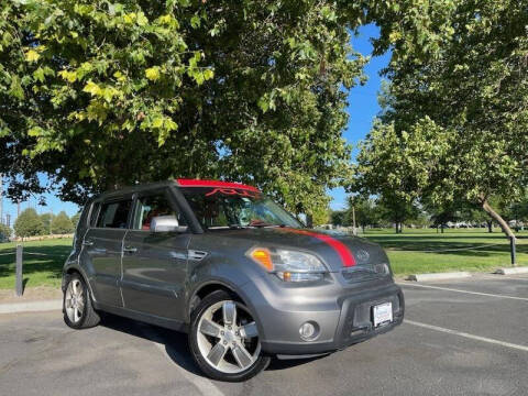 2011 Kia Soul +