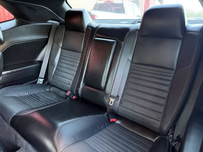 2016 Dodge Challenger R/T Shaker