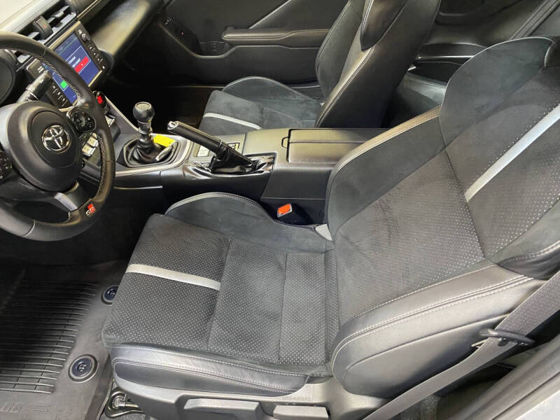 2025 Toyota GR86 Premium