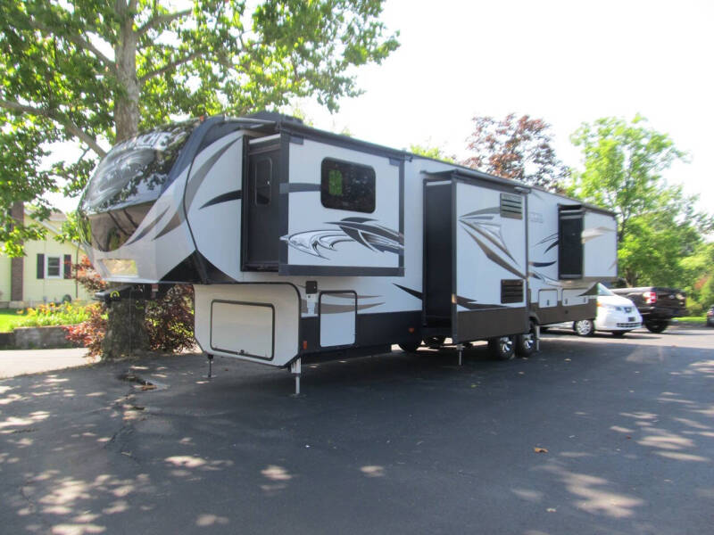 2017 Keystone RV Avalanche