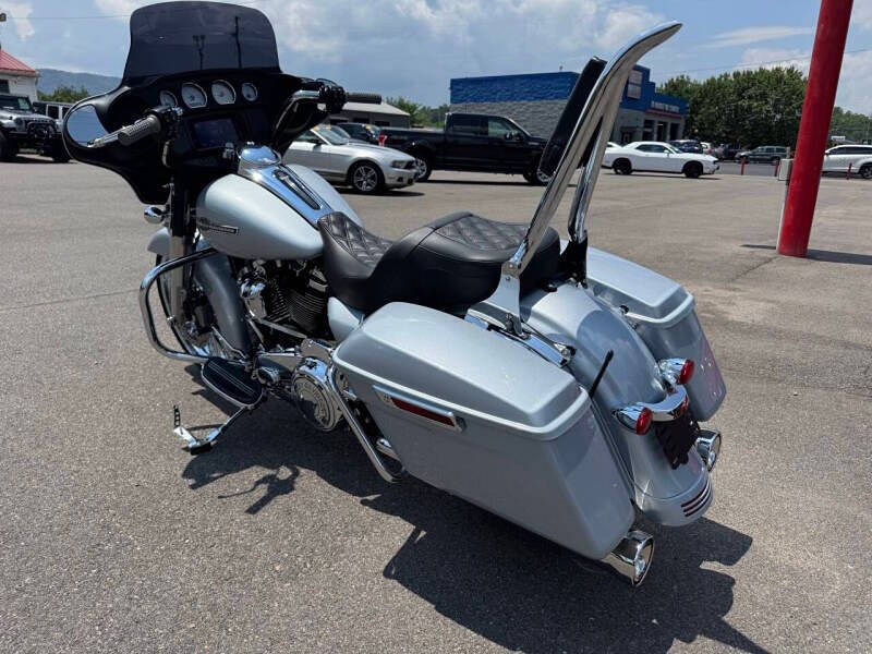 2023 Harley-Davidson Street Glide