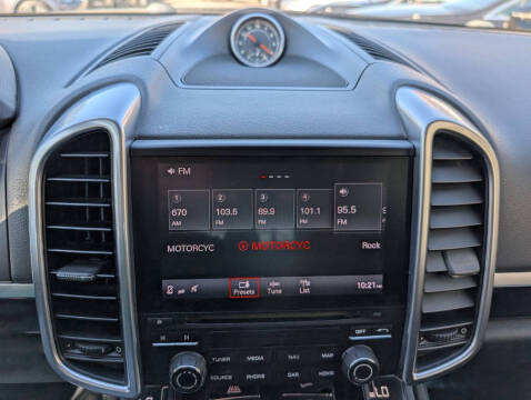 2017 Porsche Cayenne Platinum Edition