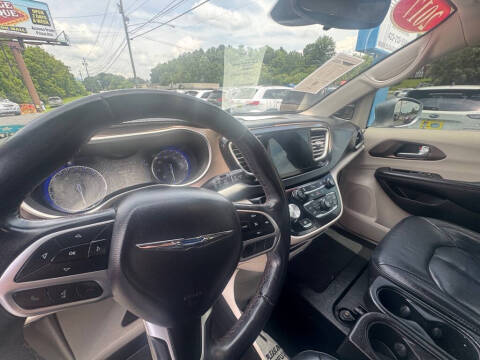 2017 Chrysler Pacifica Touring-L