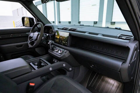 2024 Land Rover Defender 130 V8 P500