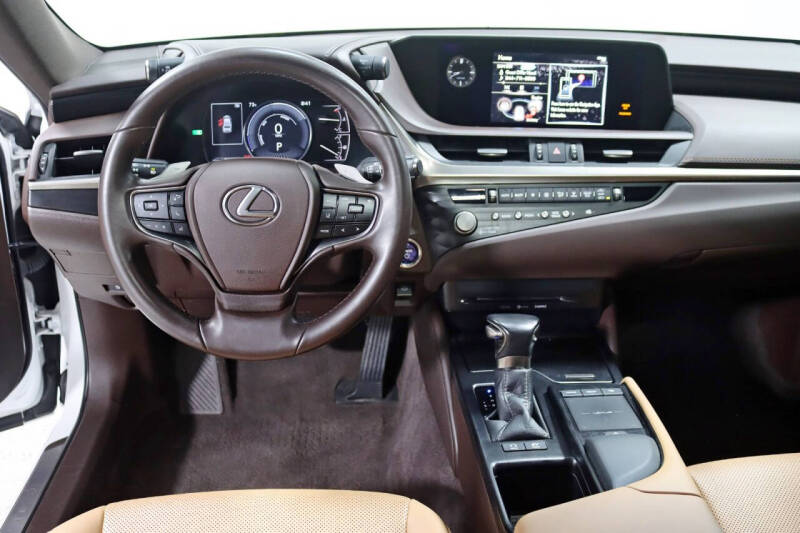 2021 Lexus ES 300h
