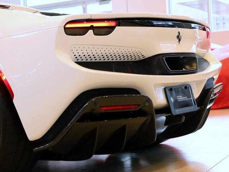 2025 Ferrari 296 GTS