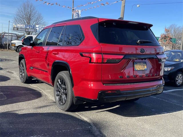 2024 Toyota Sequoia Platinum
