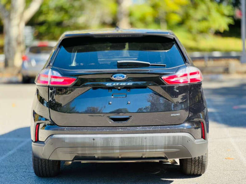 2021 Ford Edge SE