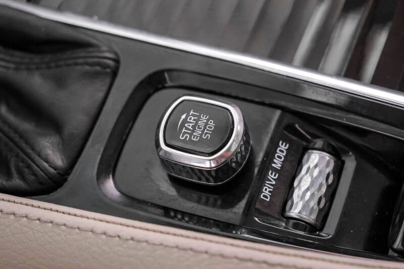 2019 Volvo XC90 T5 Momentum