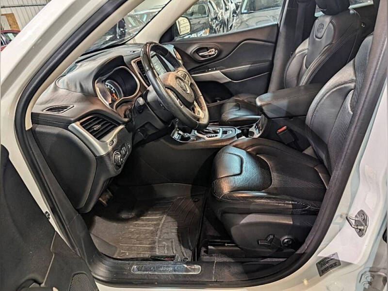 2017 Jeep Cherokee Overland