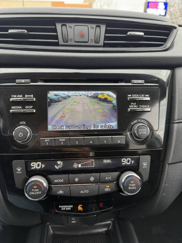 2017 Nissan Rogue SV