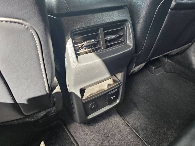 2023 Ford Edge