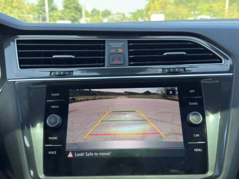 2022 Volkswagen Tiguan SE R-Line Black