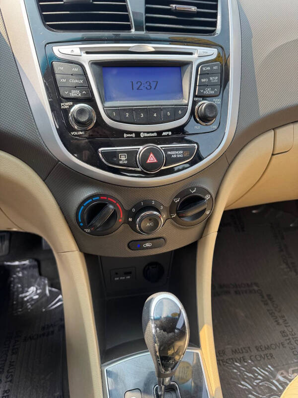 2013 Hyundai Accent GLS