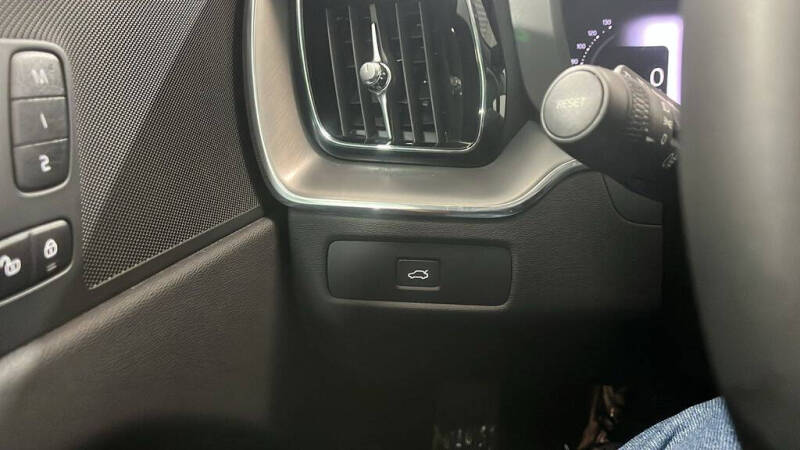 2023 Volvo XC60 B5 Core