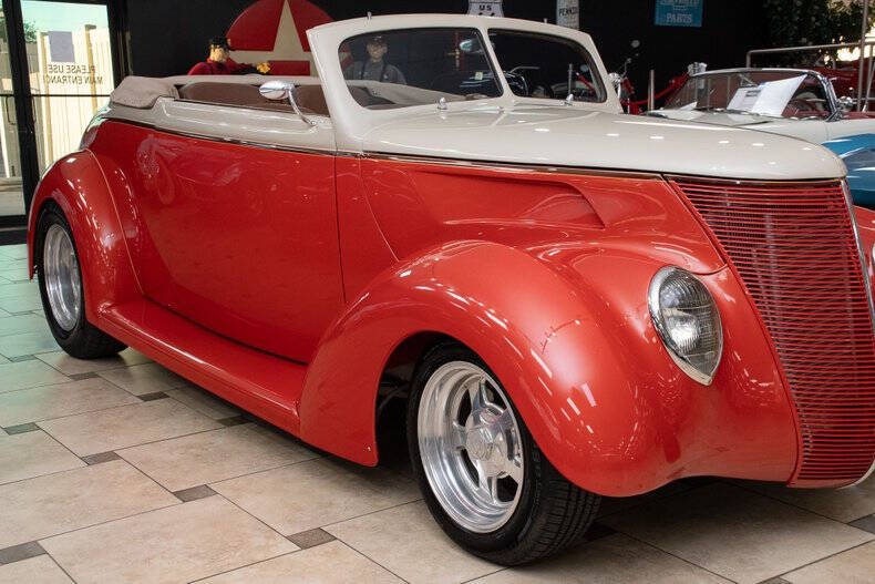 1937 Ford Cabriolet