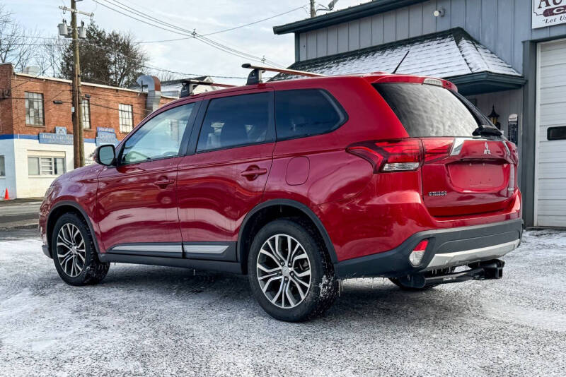 2016 Mitsubishi Outlander SE