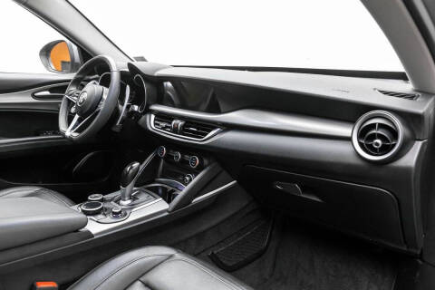 2018 Alfa Romeo Stelvio Sport