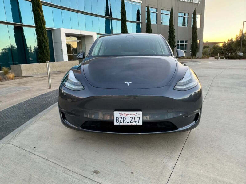 2024 Tesla Model Y Long Range