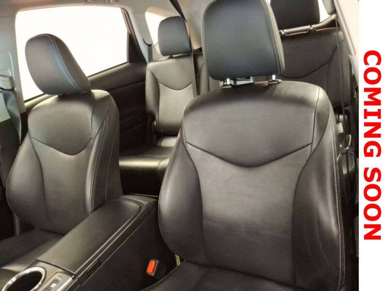 2017 Toyota Prius v Five