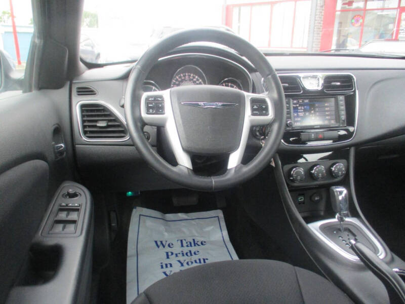 2013 Chrysler 200 Touring
