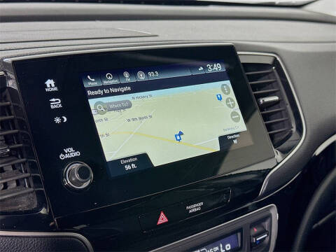 2019 Honda Pilot Touring w/Rear Captain's Chairs