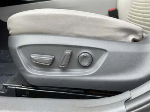 2019 Toyota Camry Hybrid