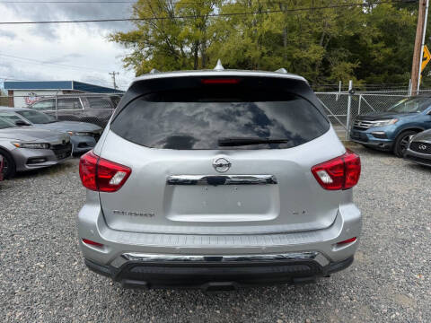 2019 Nissan Pathfinder SV