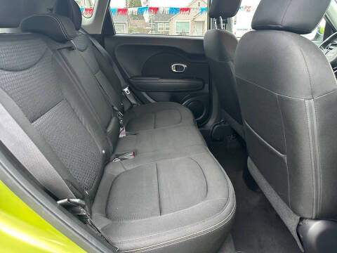 2015 Kia Soul +
