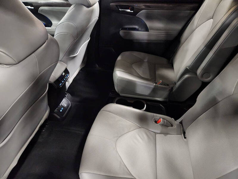 2022 Toyota Highlander Limited