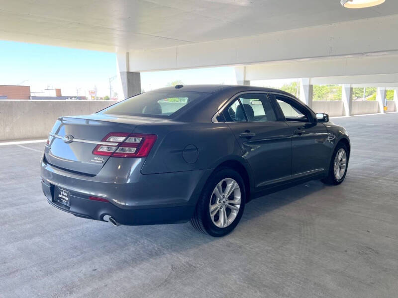 2018 Ford Taurus SEL