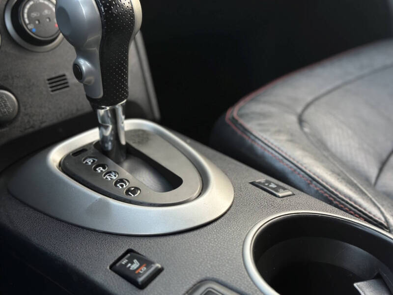 2012 Nissan Rogue SV w/SL Package