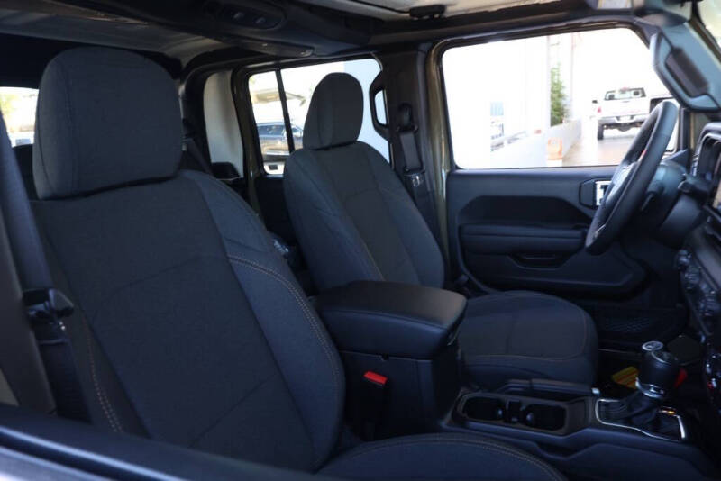 2025 Jeep Gladiator Willys