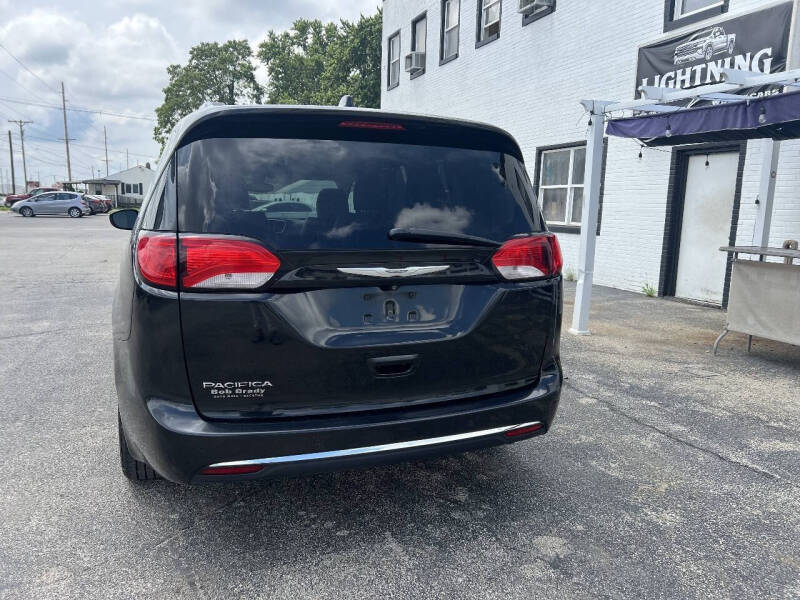 2017 Chrysler Pacifica Touring-L Plus