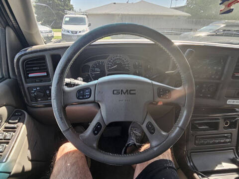 2005 GMC Yukon XL Denali