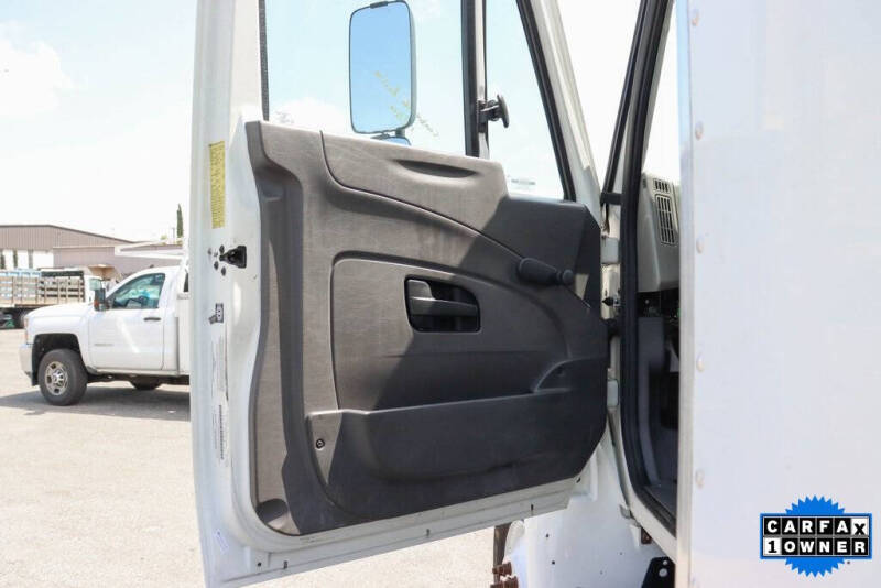 2019 International DuraStar 4300