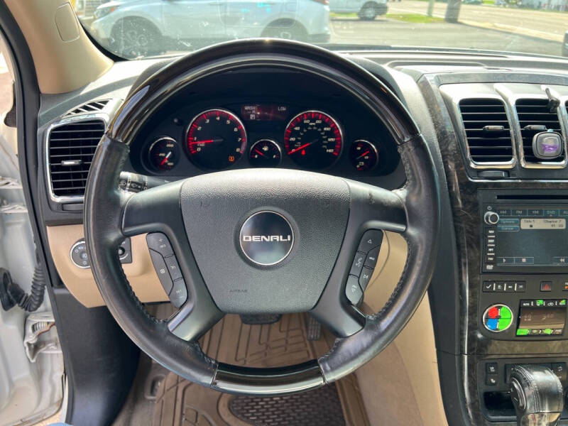 2011 GMC Acadia Denali