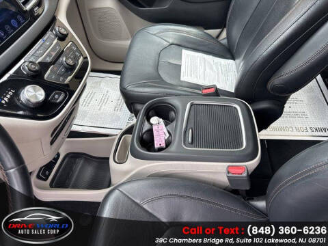 2017 Chrysler Pacifica Touring-L Plus