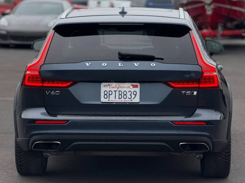 2020 Volvo V60 Cross Country T5