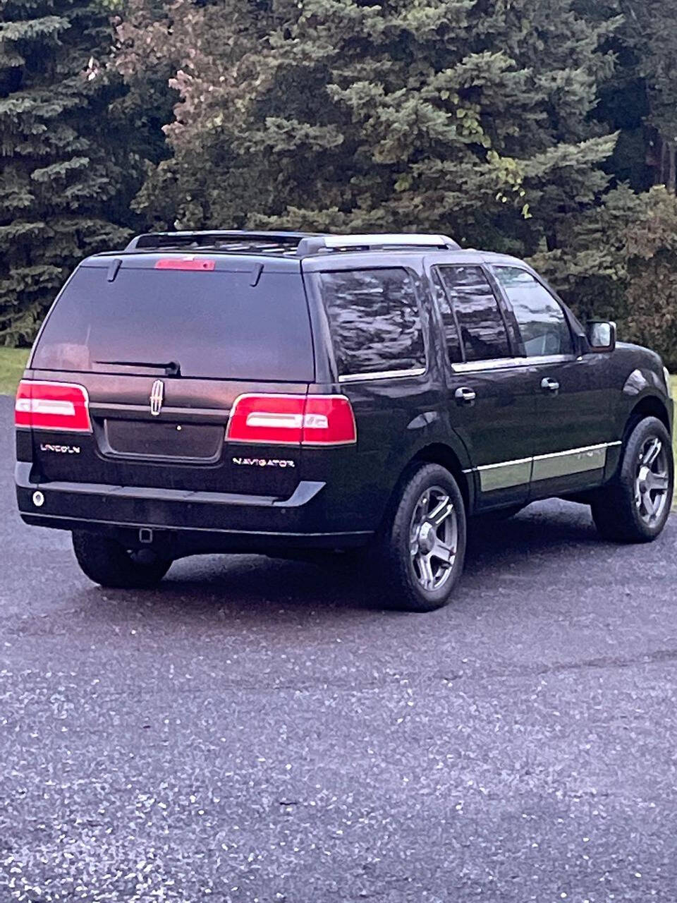 2010 Lincoln Navigator for sale at Town Auto Inc in Clifton Park, NY