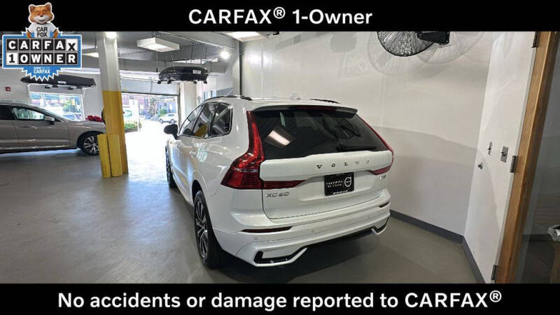 2024 Volvo XC60 B5 Core Dark Theme