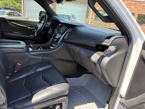 2017 Cadillac Escalade Platinum
