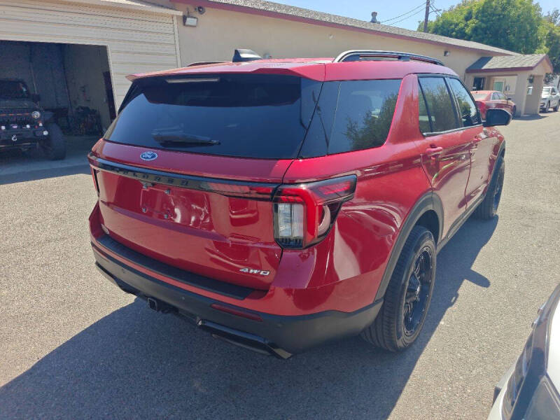 2025 Ford Explorer ST-Line