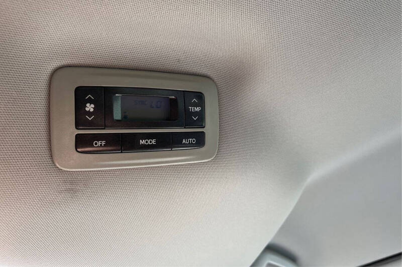 2017 Toyota Sienna LE 8-Passenger