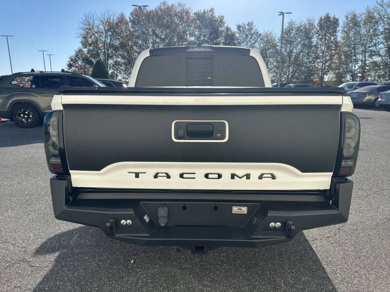 2022 Toyota Tacoma SR5 V6