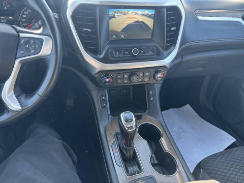 2017 GMC Acadia SLE-2